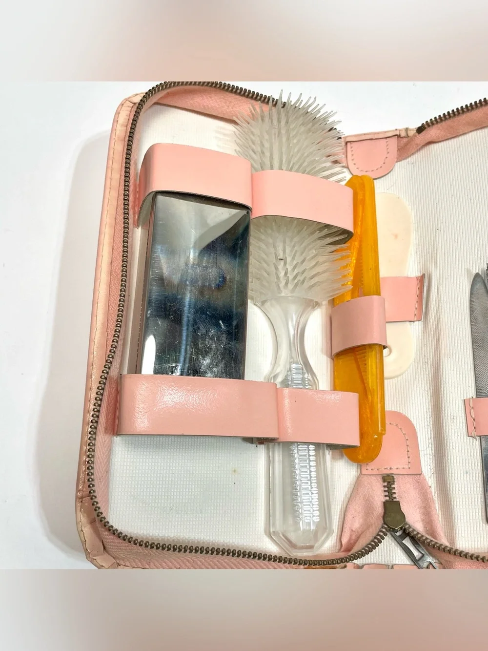 Vintage 1950-1960 Travel Vanity Manicure Grooming Set Pink Leather Case Germany